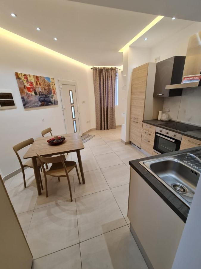 Crescent Corner Lejlighed San Pawl il-Baħar Eksteriør billede